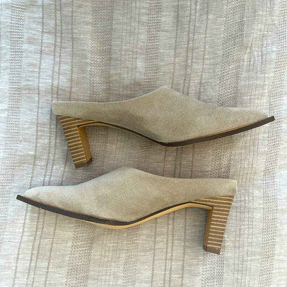 Lulu's Zelah Women's Taupe Gray Mules Suede - Picture 3 of 11
